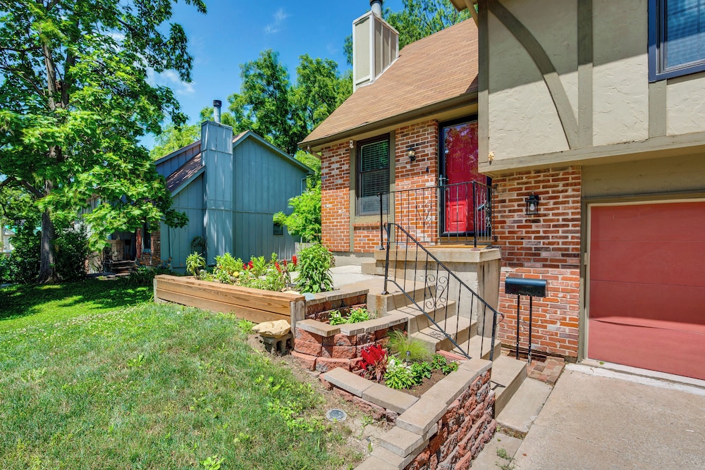 Shop, Dine & Unwind: Walkable Overland Park Home