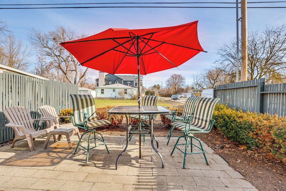 1 Mi to Camels Back Park: Boise Studio w/ Patio!