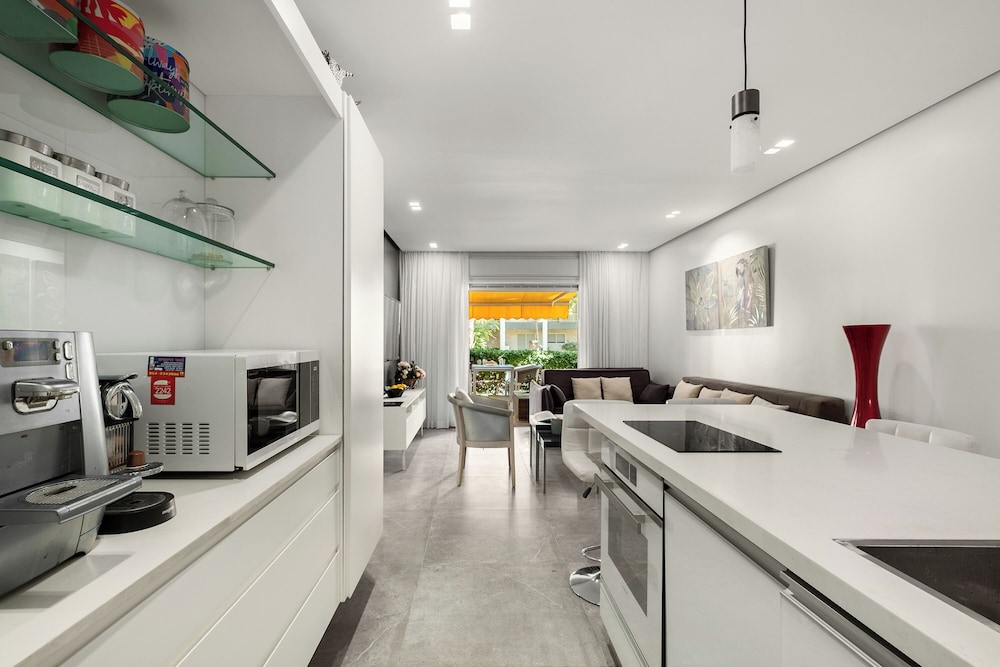 Royal Park Apt Resort by Sea N Rent