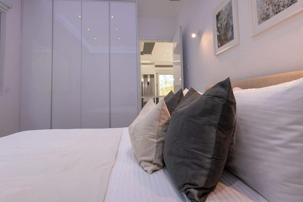 Phaedrus Living: Palaiomylos Forest Residence