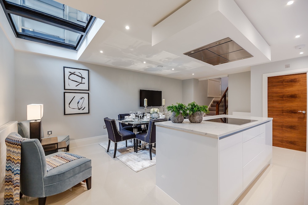 Palace Wharf Apartments