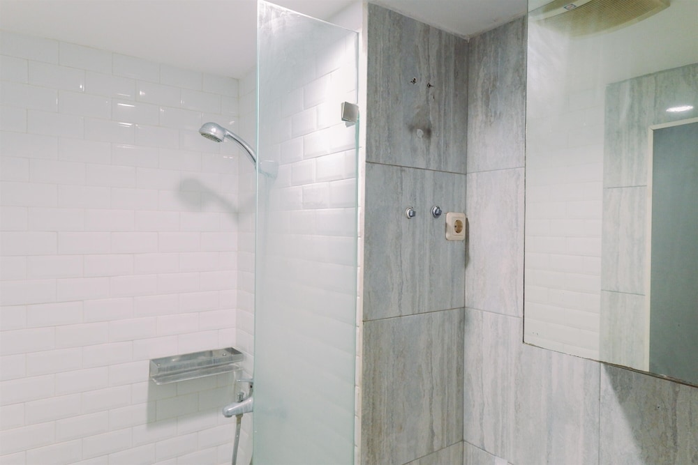 Well Furnished and Homey 2BR Podomoro Golf View Apartment