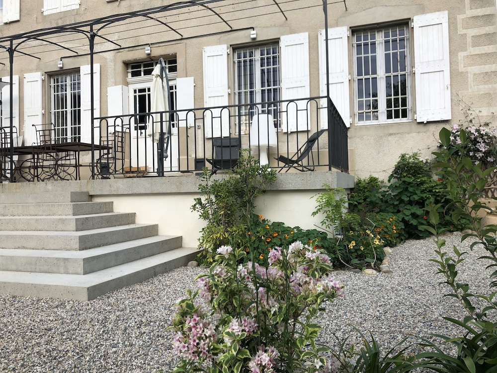 Villa Rhôna