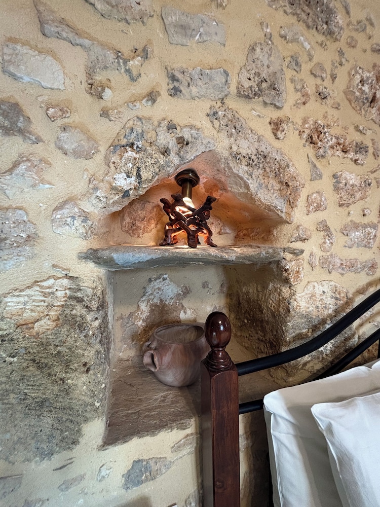 Electra Stone Suite