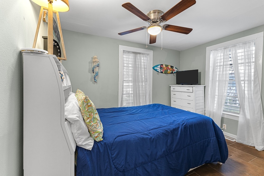 The Dinghy 2 Bedroom Home