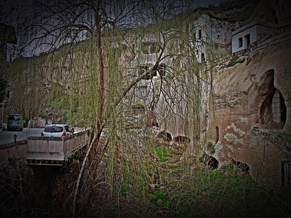 Hilem Cave House