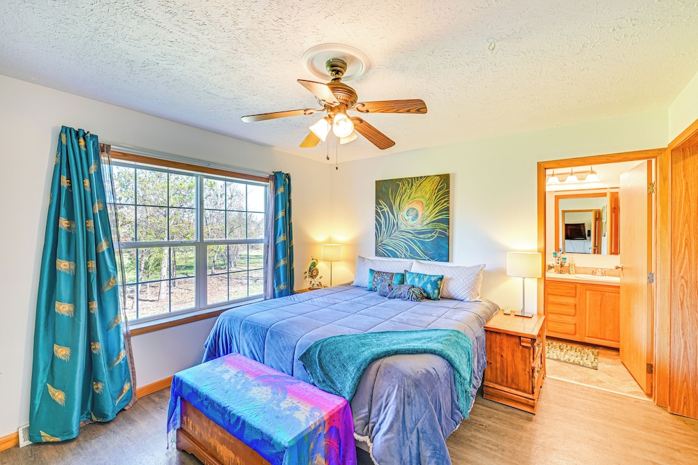 8-acre Bridgman Oasis: Pool, Hot Tub & Game Room