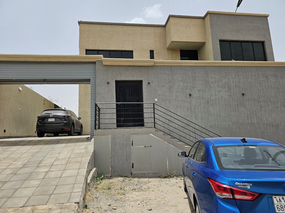 Private Studio at House in Bani Kabir view 3