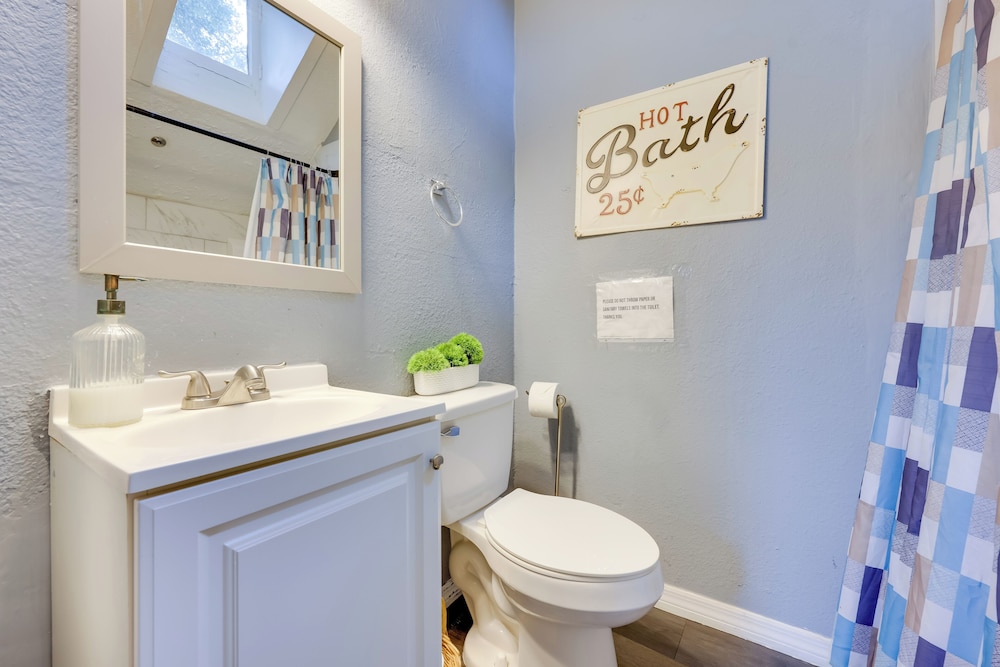 Historic Jacksonville Retreat ~ 2 Mi to Downtown!