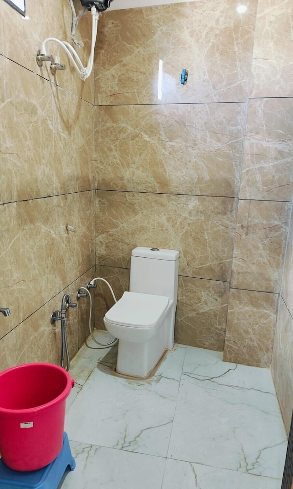 Ram Basant Hotel & Resturant