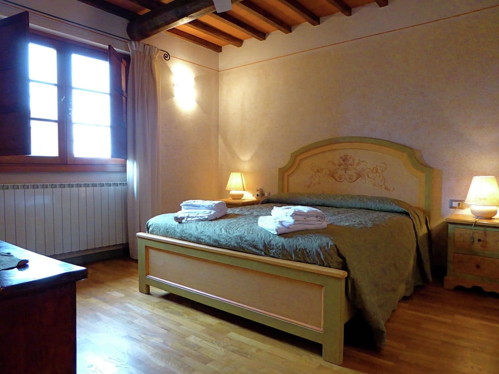 Holiday Home in Montecarelli With Pool
