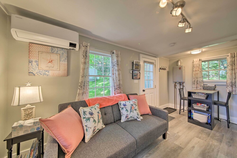 Updated Tiny House: Walk to Wiscasset Village view 4