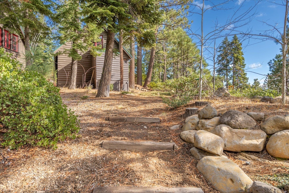 Authentic & Stylish Cabin in Lake Tahoe by Sierra Getaways view 2