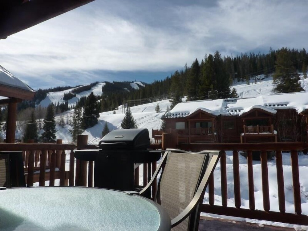 Slopeside 202 3 Bedroom Holiday Home by Winter Park Lodging Company