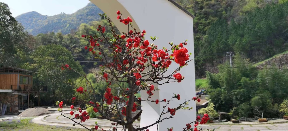 XiangLu YiMo Valley Retreat Guesthouse
