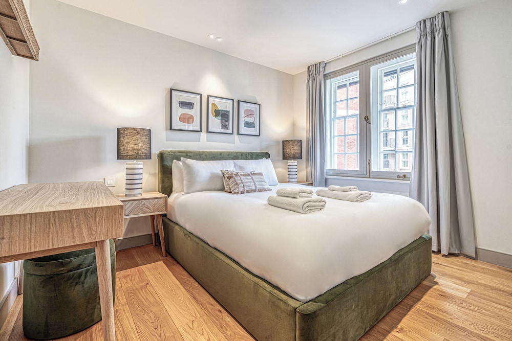 Luxury flats near Big Ben and London Eye