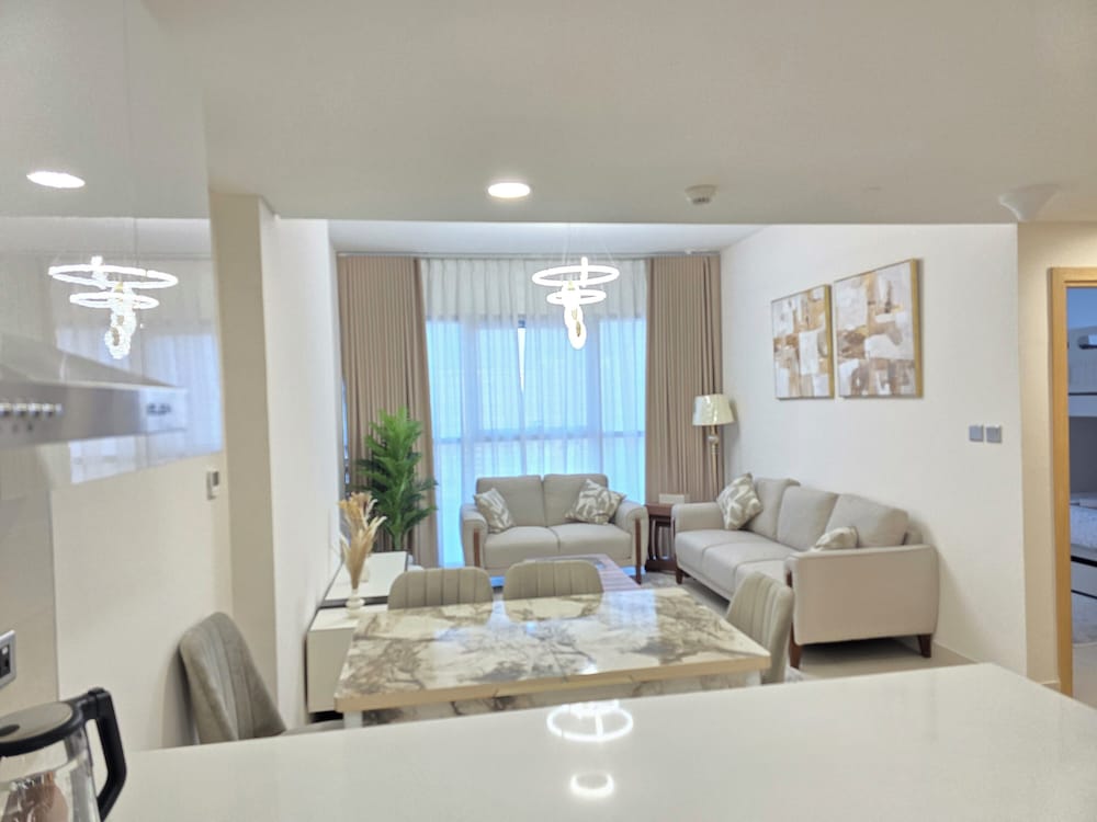 LUXURY BOULEVARD 2BHK