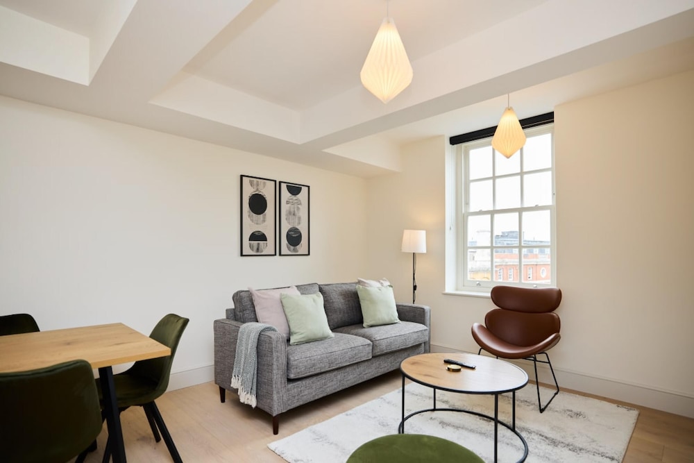 The East London Mile Hideout - Trendy 3bdr Flat With Balcony