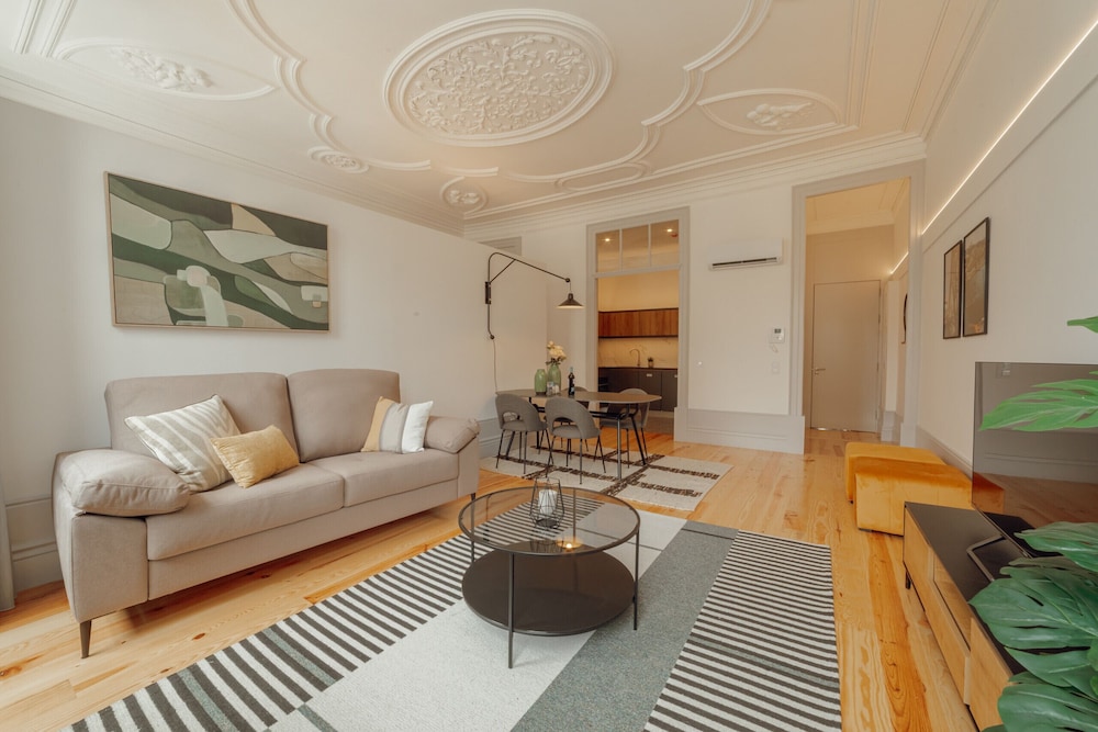 Heart OF Porto Apartment C by Vacationy
