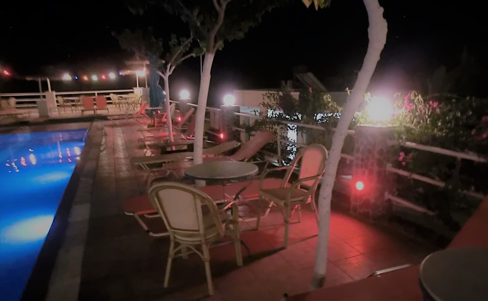 Santorini Camping & Hostel
