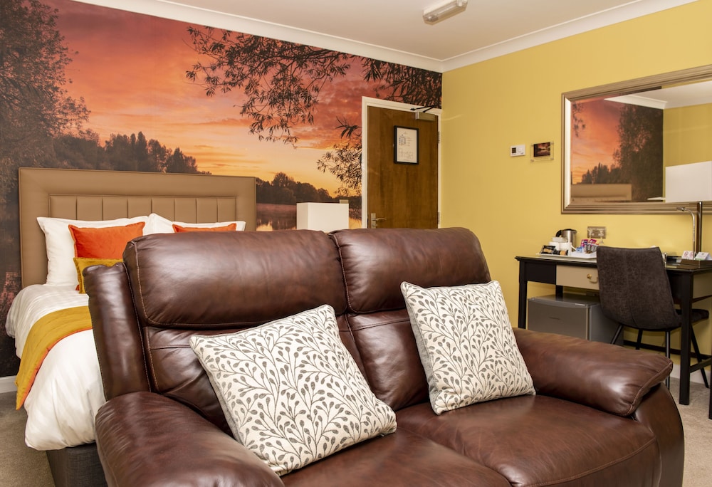 Bridleways Guest House & Holiday Homes
