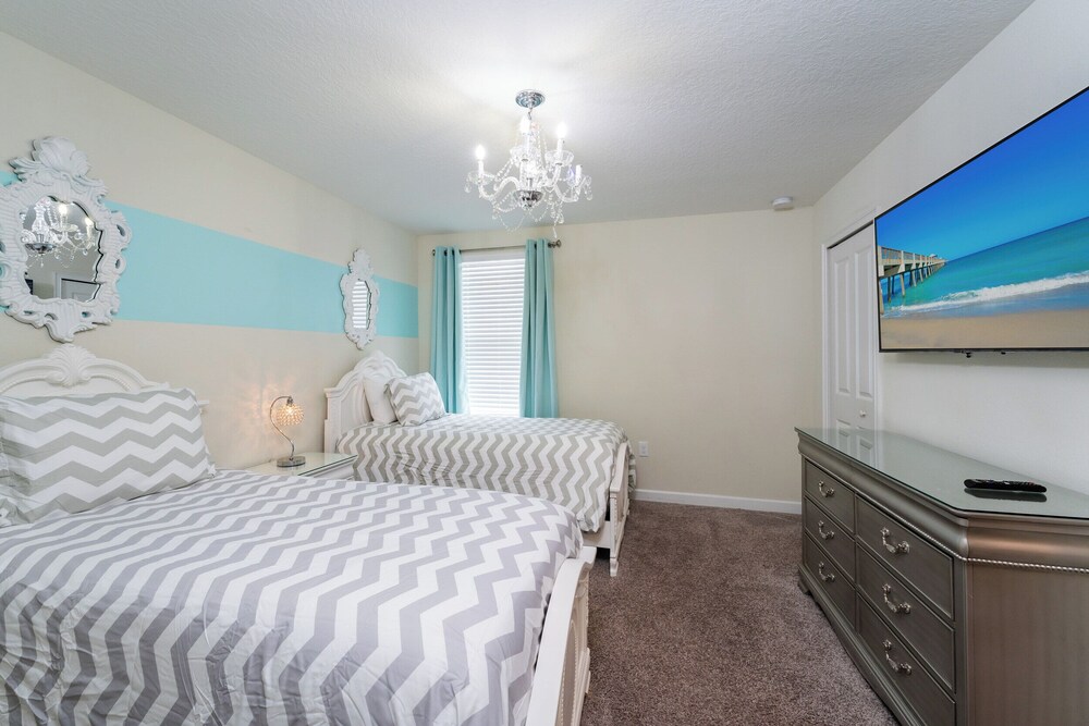 9BR Villa Home Theater Pool Sleeps 16