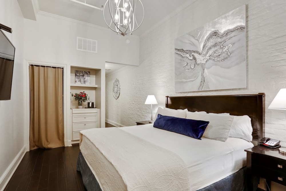 New Orleans Vacations - La Galerie French Quarter Hotel - Property Image 30