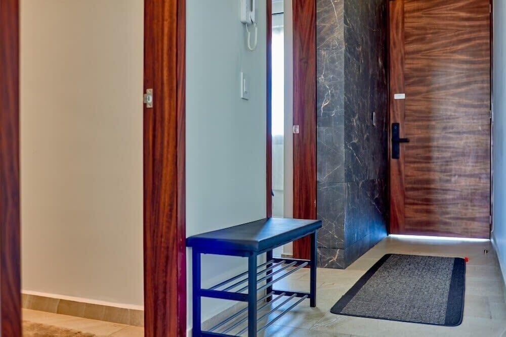 1BR Apartment - Private Balcony - Pool - Gym