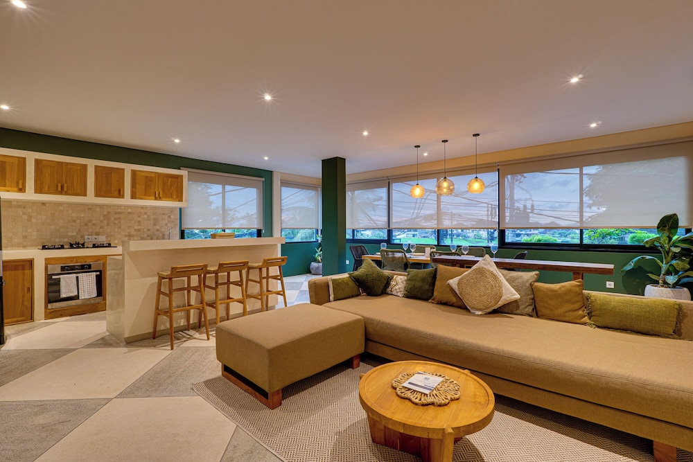 Stylish Canggu Apartment near Berawa Beach