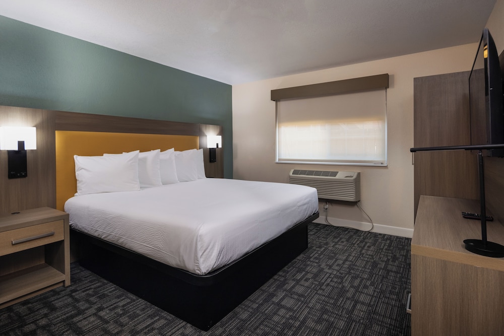 Hayward Vacations - Comfort Inn - Property Image 18