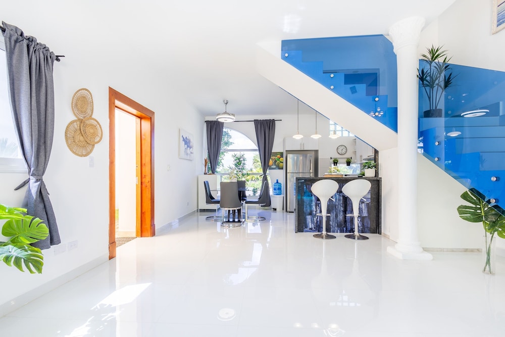 New Stylish 3BR Villa With Private Pool Terrace