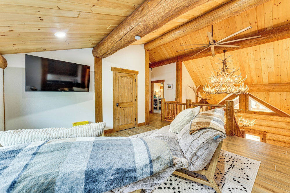 Cabin 3/4 Mi to Red River Ski & Summer Area