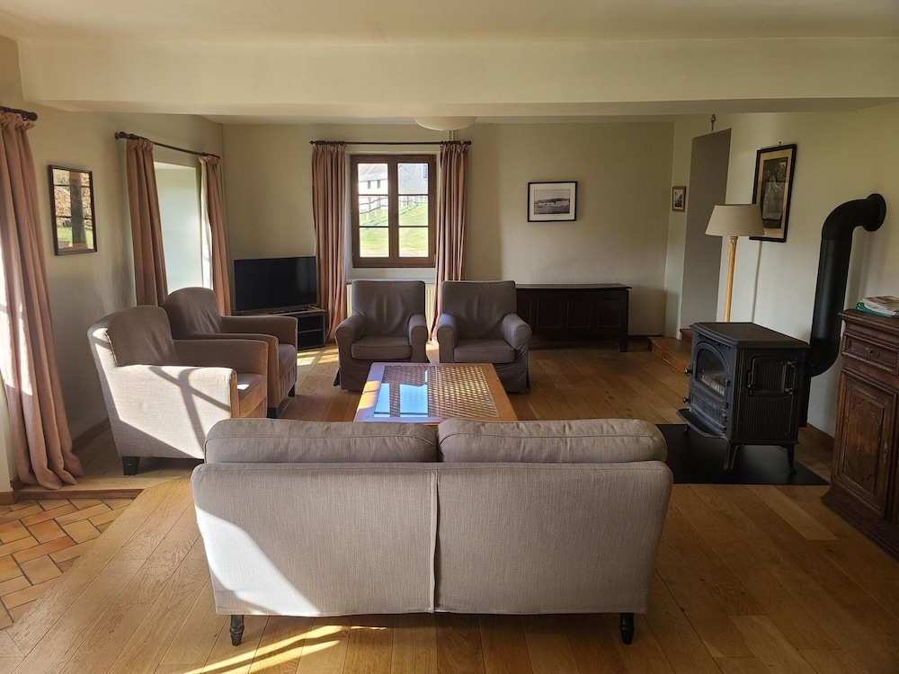 Lovely Holiday Home in Orval With Garden