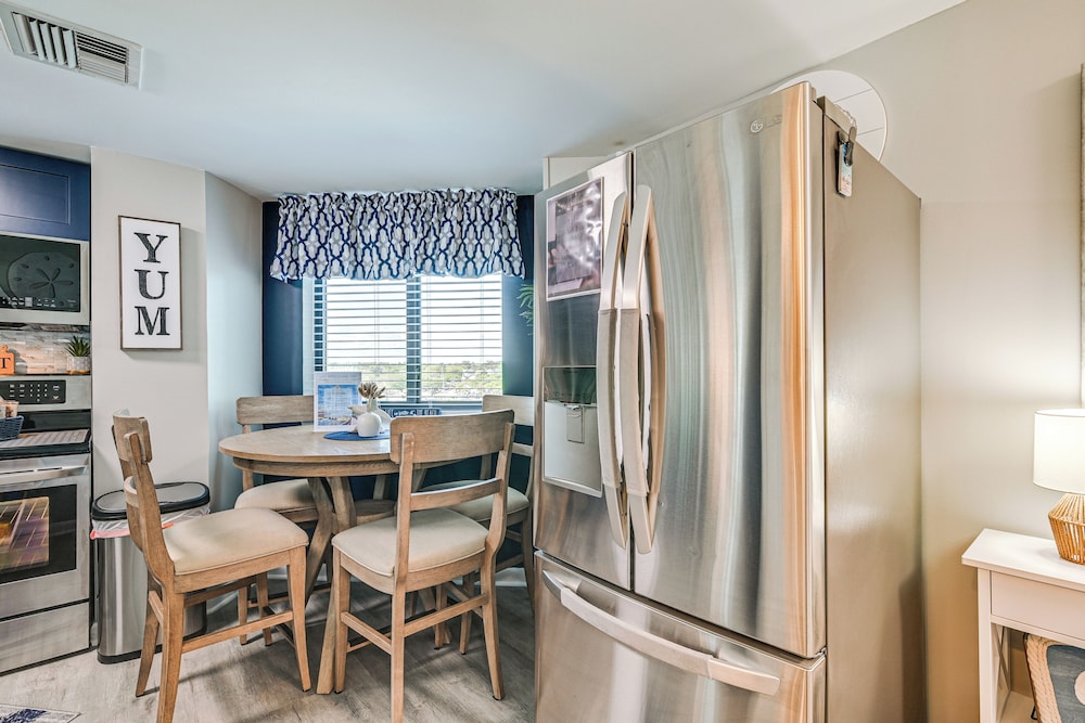 Pools, Hot Tubs & Ocean Access: Myrtle Beach Condo