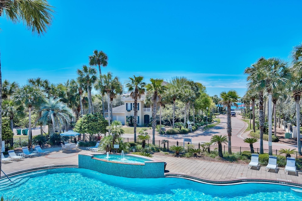Shore to Please 4 Bedroom Holiday Home by Five Star Properties