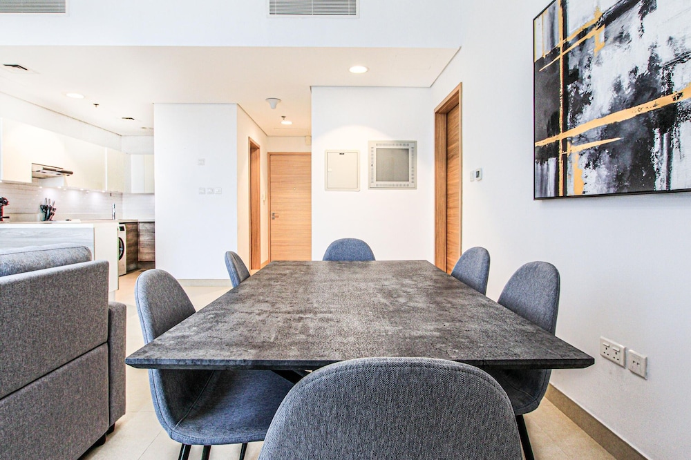 Chic 1BR Iris Amber Al Jaddaf