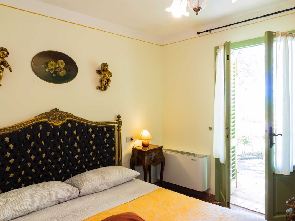 Nice Farmhouse in Montecatini Terme with Sauna & Hot Tub view 3