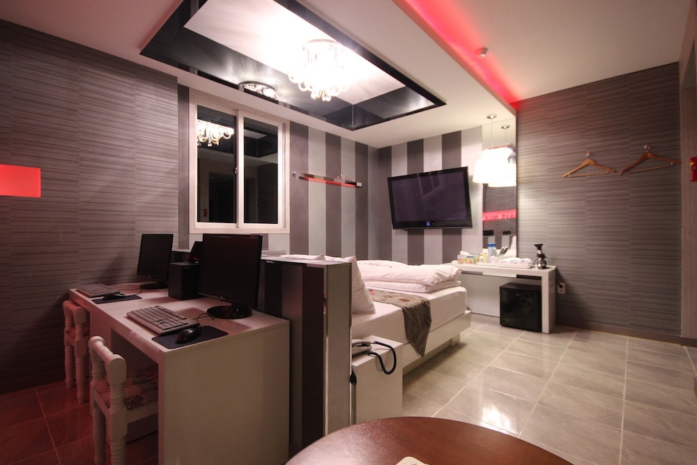 Photo 11
