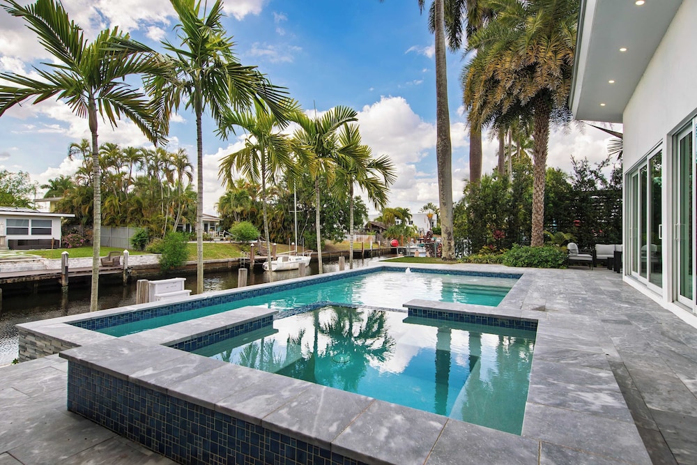 Luxury Waterfront Home w/ Pool, Hot Tub & Dock Near Las Olas Gulfstream