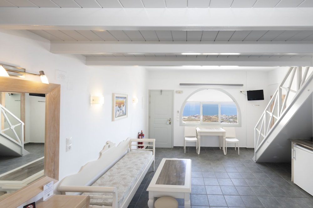 Erato Apartments