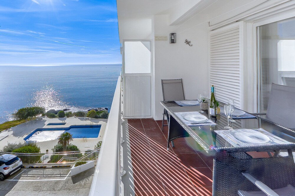 Apartment in Roses With Stunning Beachfront Views