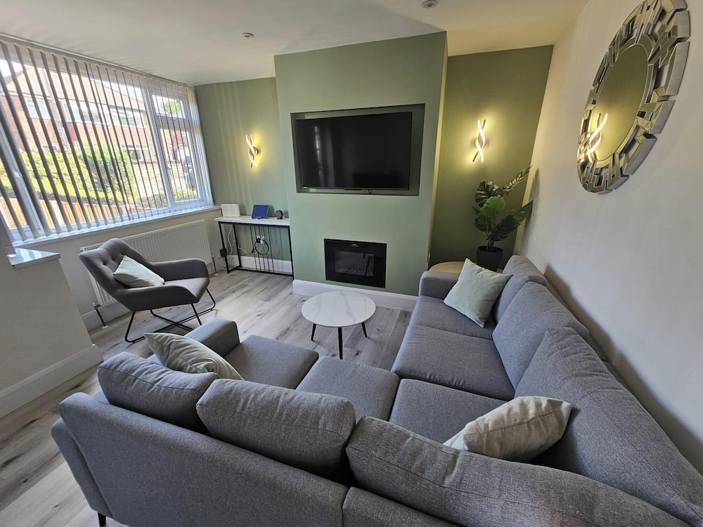 House - Sleeps 4 - Parking - Garden - City Centre