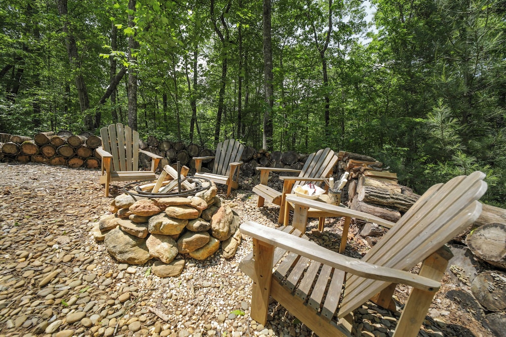 Fire Pit & Views: Highlands-cashiers Area Cabin! view 3