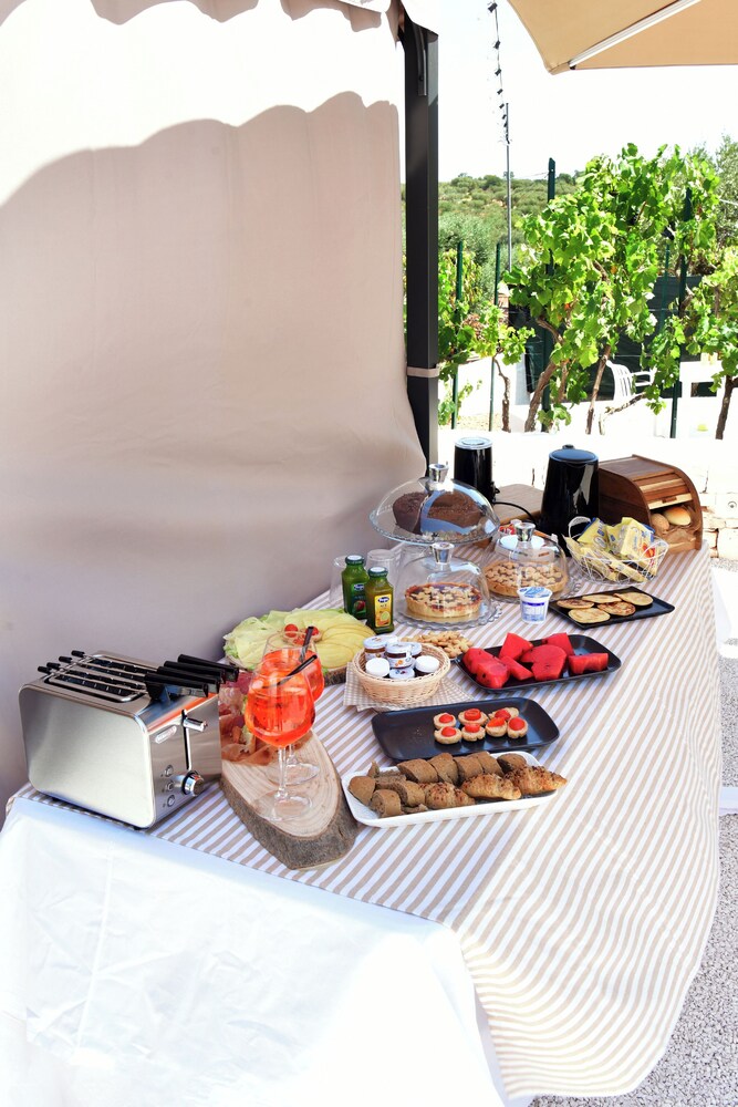 Lamarossa Trulli & Suites
