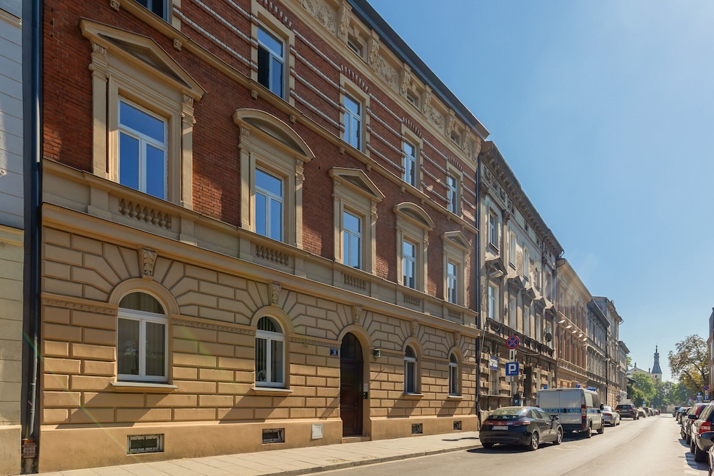 Strzelecka Apartment by Renters Prestige view 4