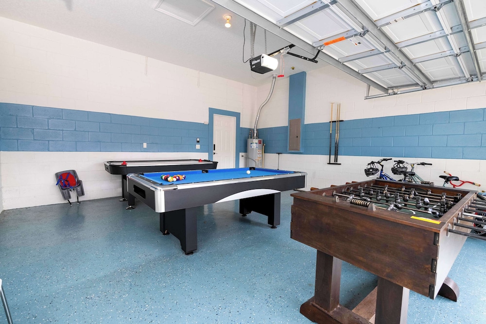 Family Villa w Pool Spa Game Room Near Disney