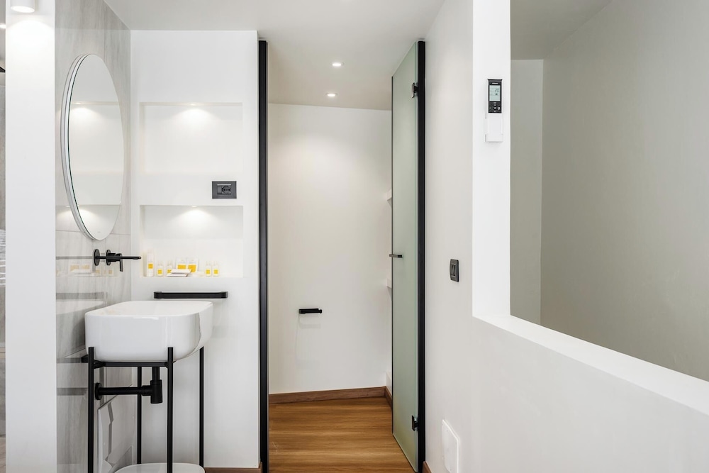 RH Lifestyle Rooms & Suites