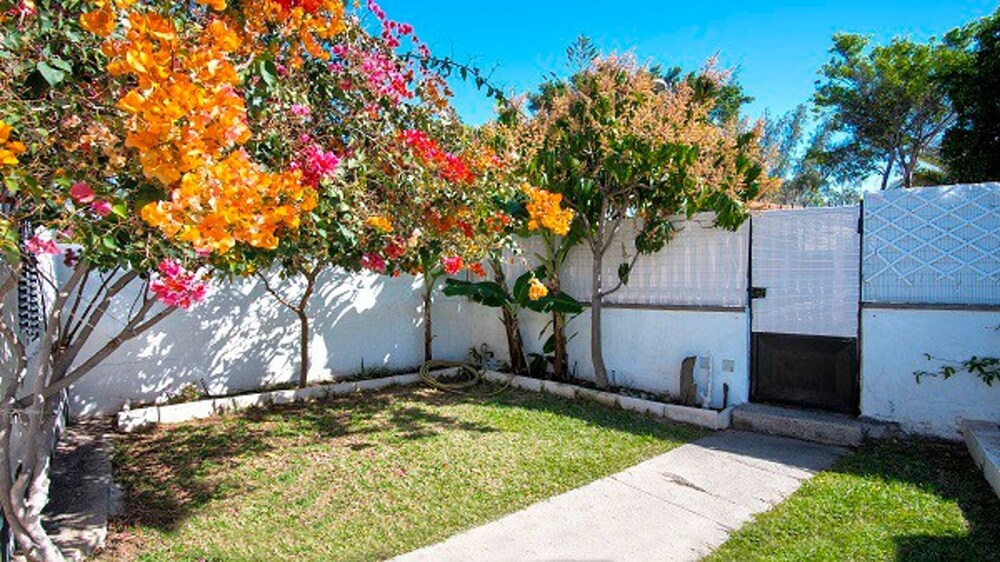 Bungalow With Private Garden & Close To The Beach photo 5