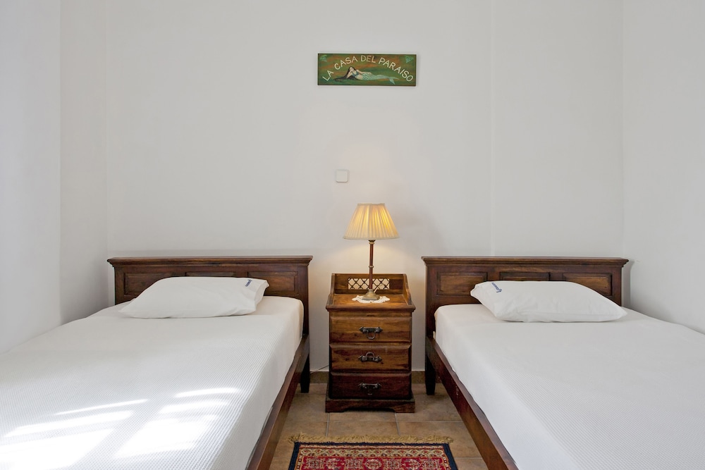 Alexander's Suites