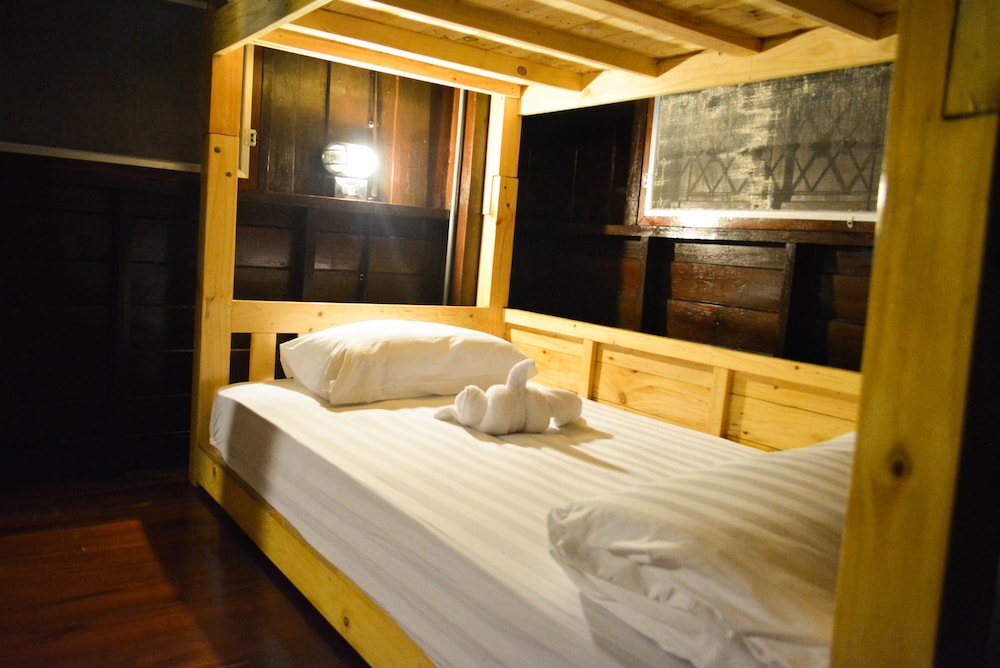SamSibSan Hostel